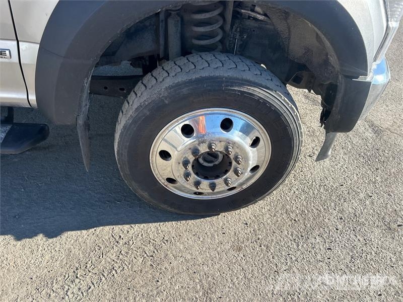 Ford F-550 Flatbed kamyonlar