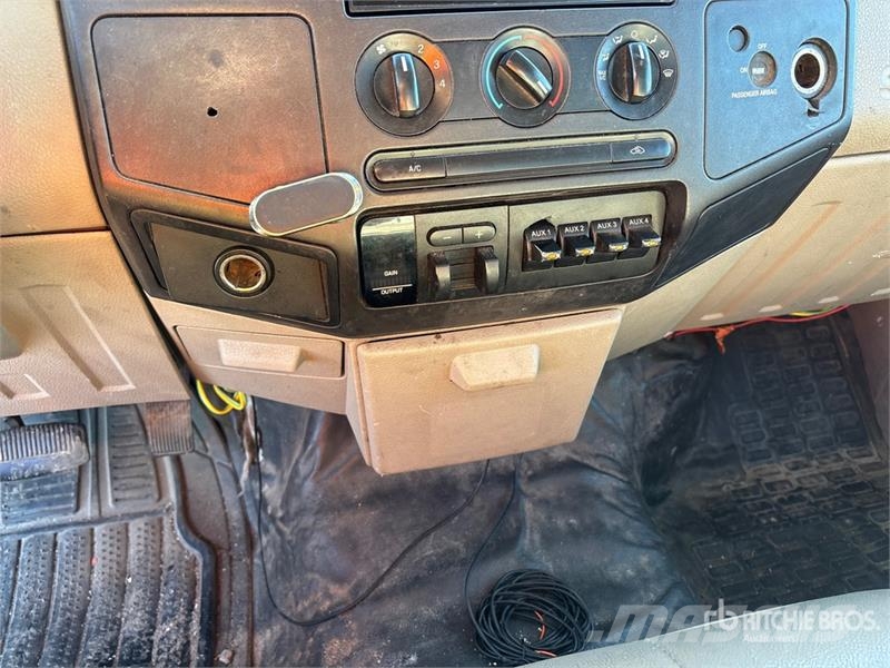 Ford F-550 Carroattrezzi