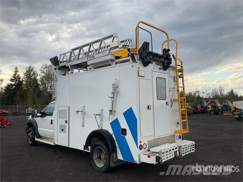 Ford F-550 Podnośniki koszowe