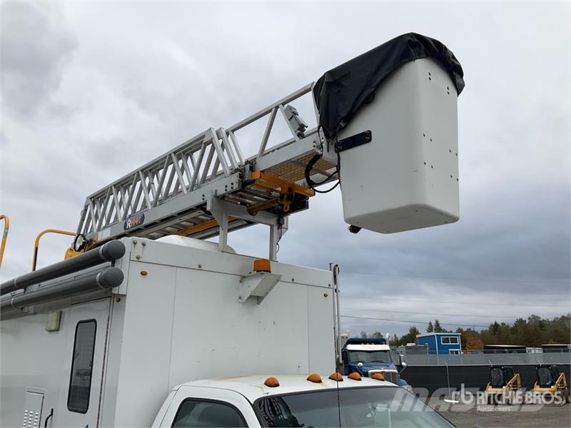 Ford F-550 Avtokošare