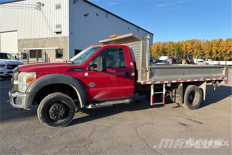 Ford F-550 Camiones bañeras basculantes o volquetes