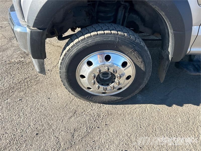 Ford F-550 Flatbed kamyonlar