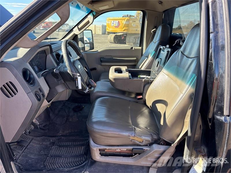 Ford F-550 Carroattrezzi