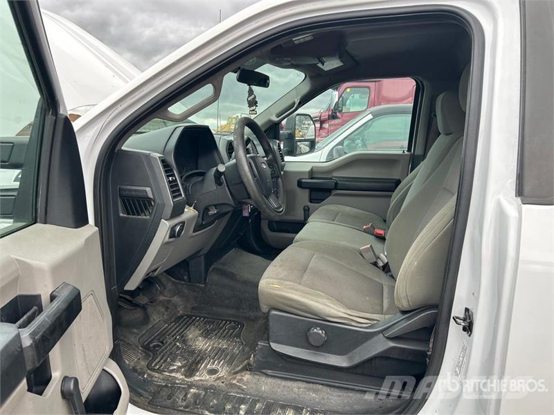 Ford F-550 Tippbilar