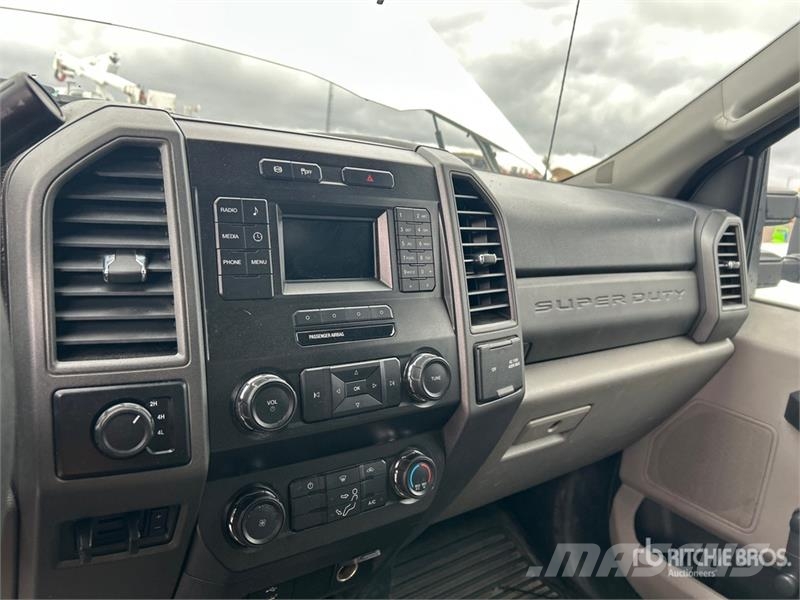 Ford F-550 Tippbilar