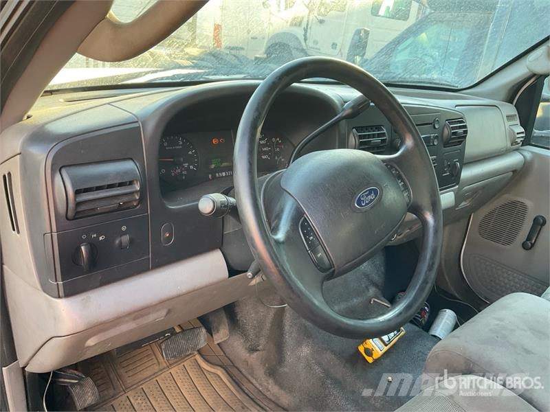Ford F-550 Tippbilar