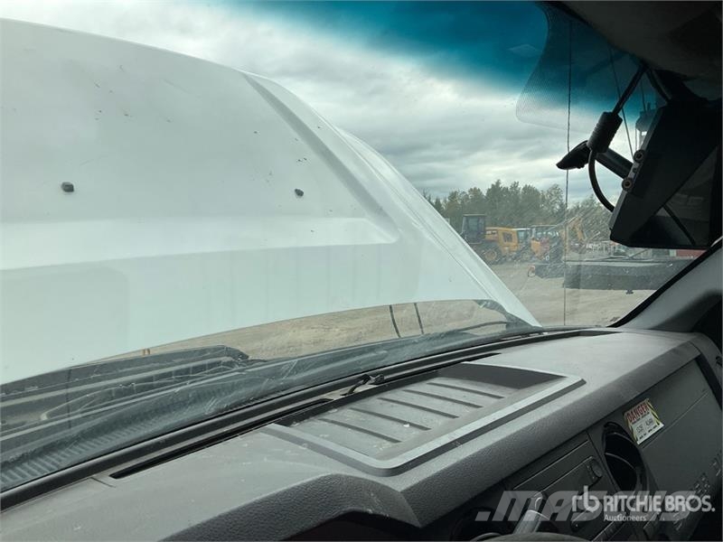 Ford F-550 Avtokošare