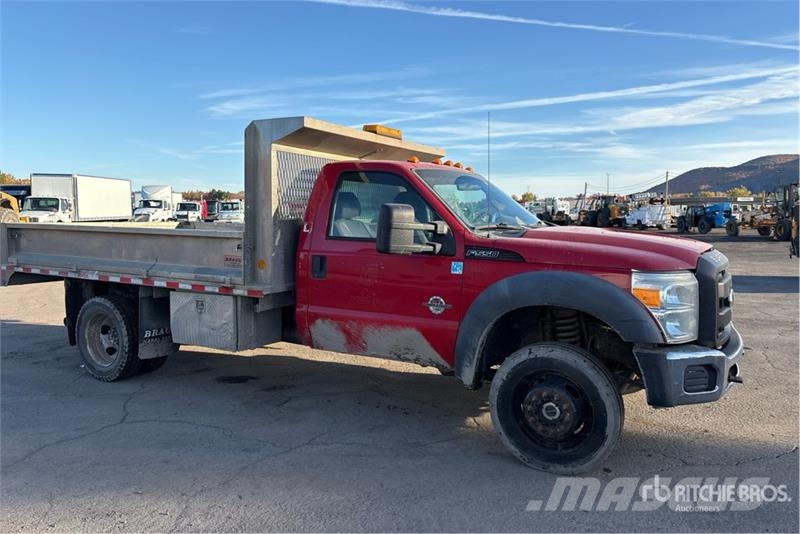 Ford F-550 Camiones bañeras basculantes o volquetes
