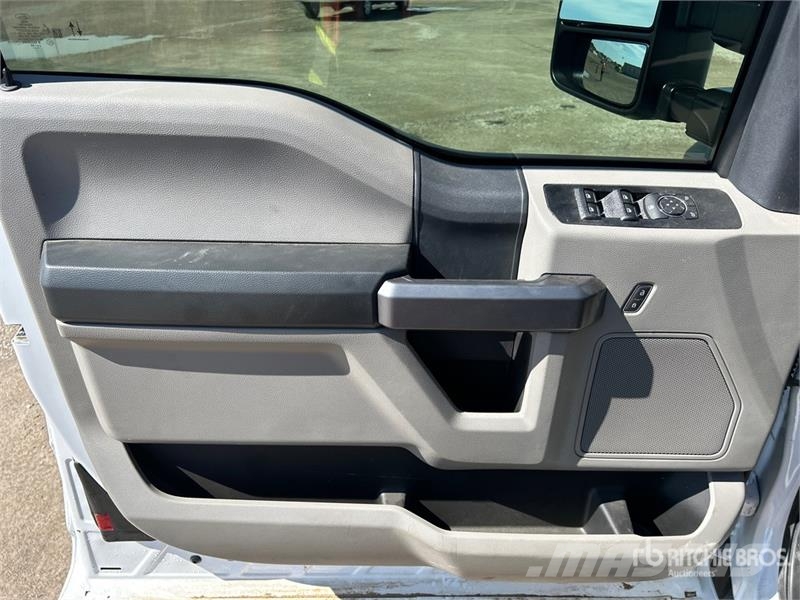 Ford F-550 Грузовые эвакуаторы