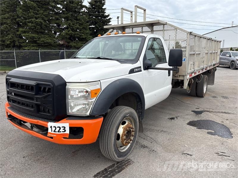 Ford F-550 4x2 Flatbed Truck Kamioni sa otvorenim sandukom