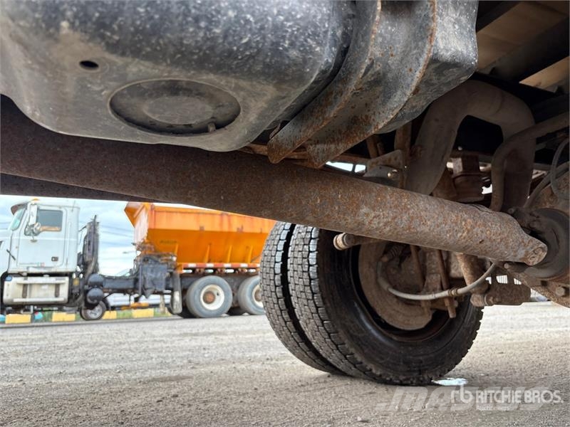 Ford F-550 4x2 Flatbed Truck Kamioni sa otvorenim sandukom