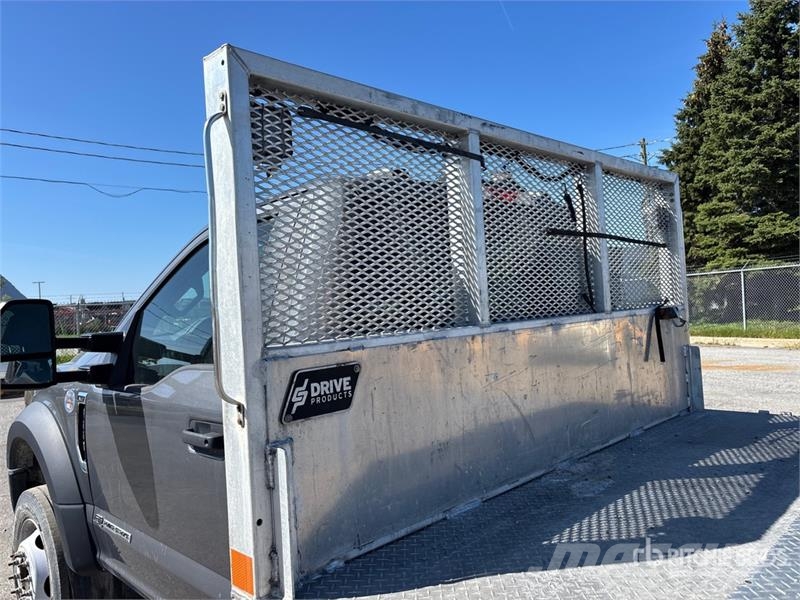 Ford F-550 4x2 Flatbed Truck 플랫베드/드롭사이드 트럭