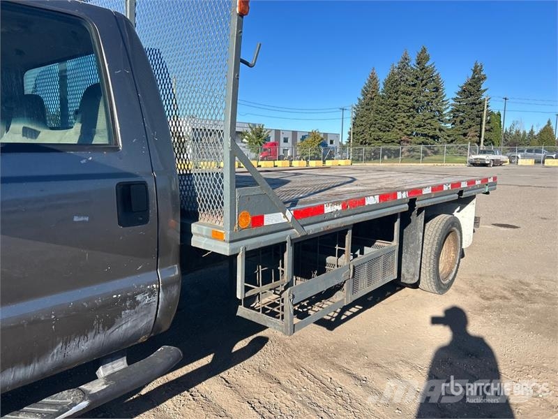Ford F-550 4x2 Flatbed Truck Camiones plataforma