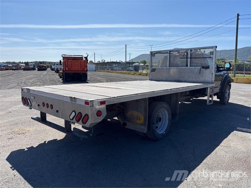 Ford F-550 4x2 Flatbed Truck 플랫베드/드롭사이드 트럭