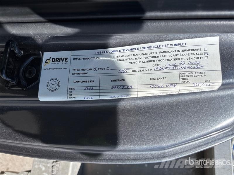 Ford F-550 4x2 Flatbed Truck 플랫베드/드롭사이드 트럭