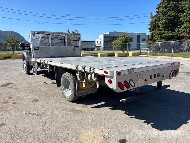 Ford F-550 4x2 Flatbed Truck 플랫베드/드롭사이드 트럭