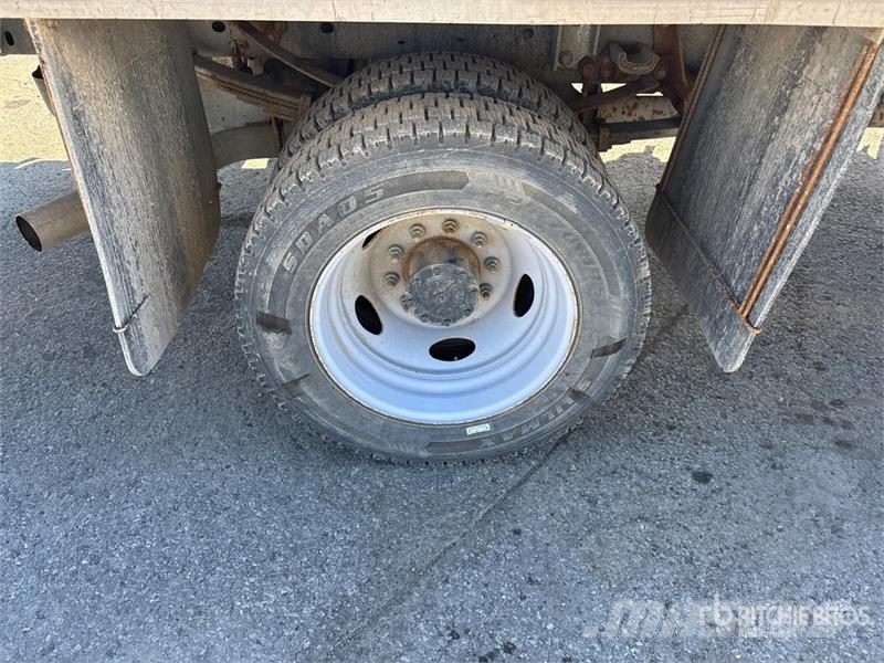 Ford F-550 4x2 Flatbed Truck 플랫베드/드롭사이드 트럭