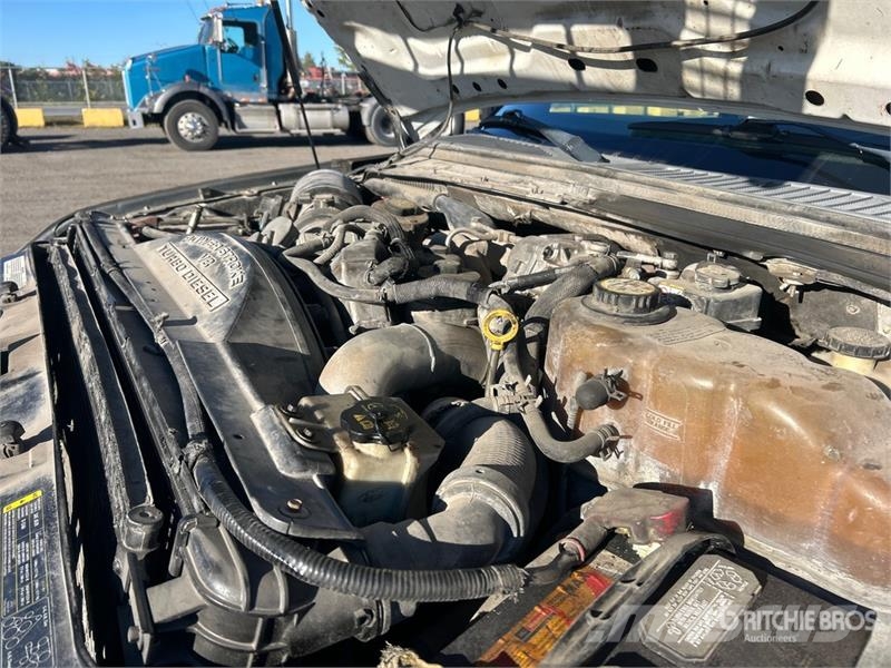 Ford F-550 4x2 Flatbed Truck Camiones plataforma