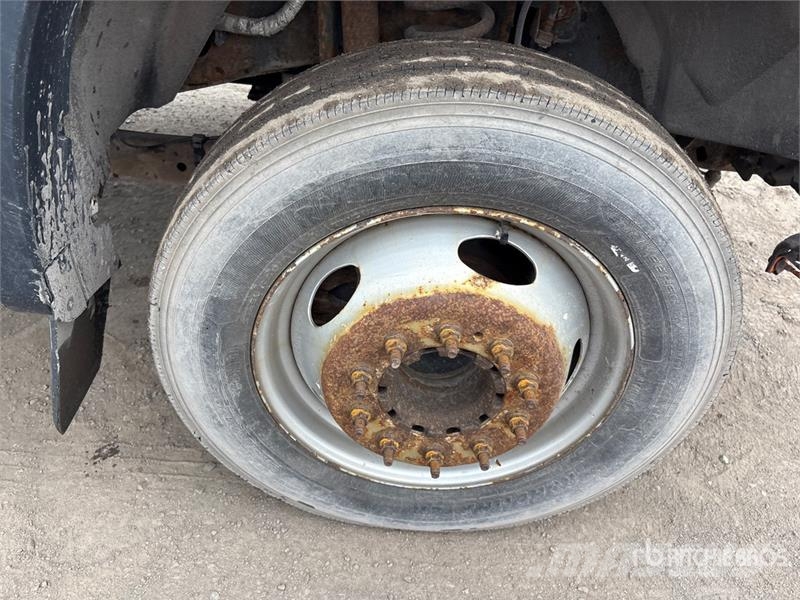 Ford F-550 4x2 Flatbed Truck Kamioni sa otvorenim sandukom