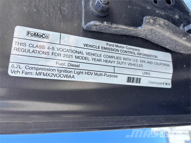 Ford F-550 4x2 Flatbed Truck 플랫베드/드롭사이드 트럭