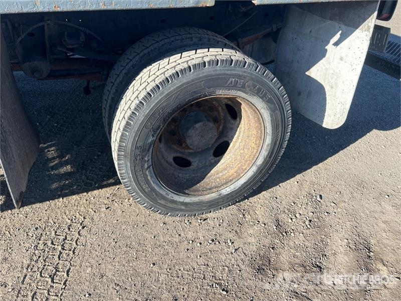 Ford F-550 4x2 Flatbed Truck Camiones plataforma
