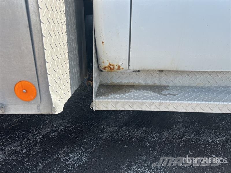 Ford F-550 4x4 Crew Cab Chipper Truck 碎木车