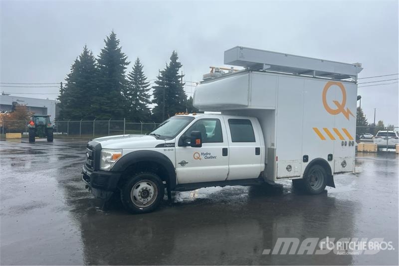 Ford F-550 4x4 Crew Cab Utility Truck 皮卡车