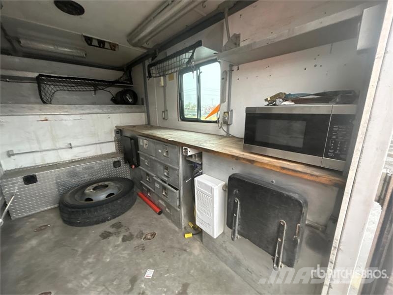 Ford F-550 4x4 Crew Cab Utility Truck 皮卡车
