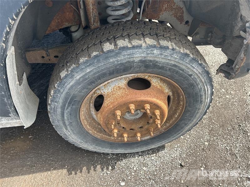Ford F-550 4x4 Crew Cab Chipper Truck 碎木车