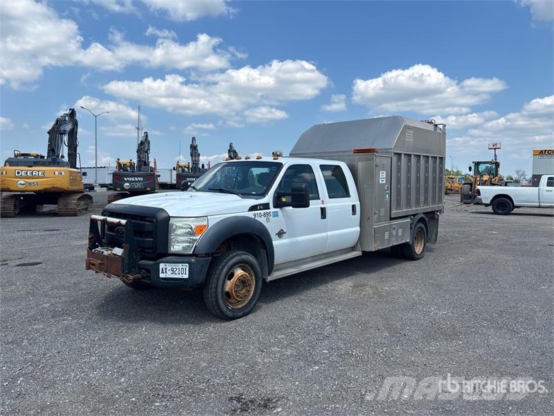 Ford F-550 4x4 Crew Cab Chipper Truck 碎木车