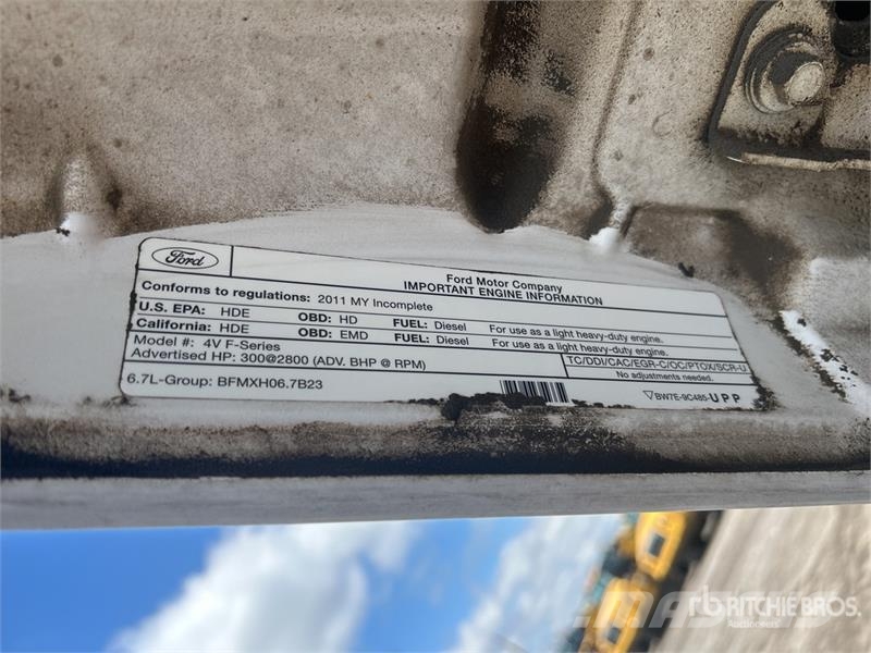 Ford F-550 4x4 Crew Cab Chipper Truck 碎木车