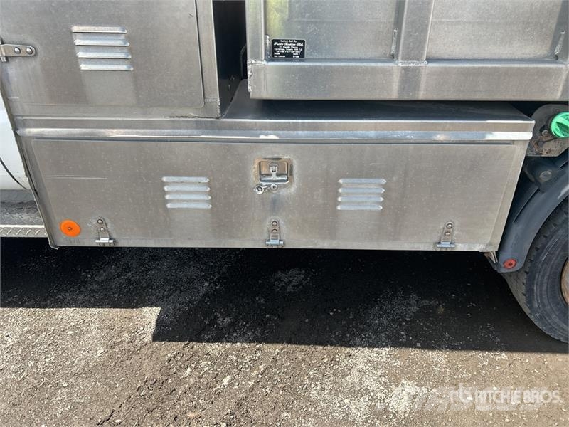 Ford F-550 4x4 Crew Cab Chipper Truck 碎木车