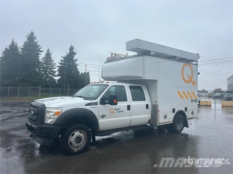 Ford F-550 4x4 Crew Cab Utility Truck 皮卡车