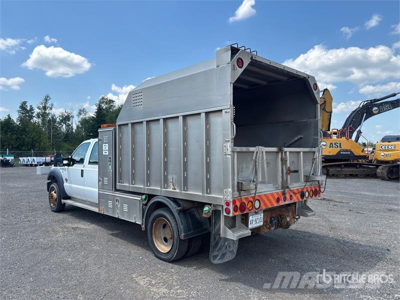Ford F-550 4x4 Crew Cab Chipper Truck 碎木车
