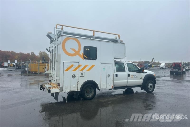 Ford F-550 4x4 Crew Cab Utility Truck 皮卡车