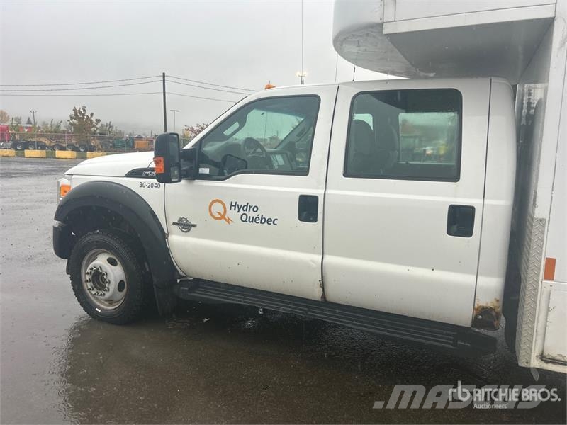 Ford F-550 4x4 Crew Cab Utility Truck 皮卡车