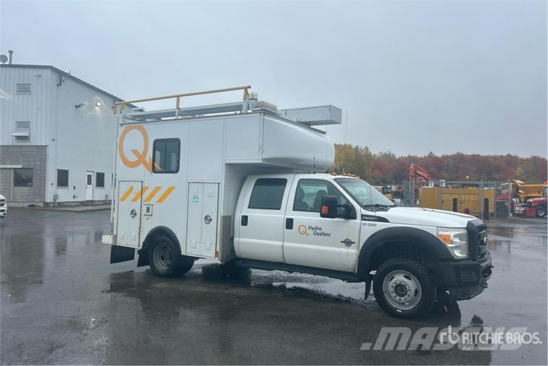 Ford F-550 4x4 Crew Cab Utility Truck 皮卡车