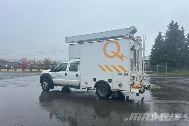 Ford F-550 4x4 Crew Cab Utility Truck 皮卡车