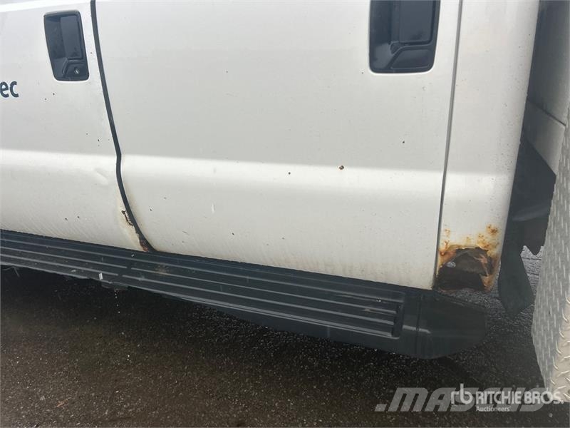 Ford F-550 4x4 Crew Cab Utility Truck 皮卡车