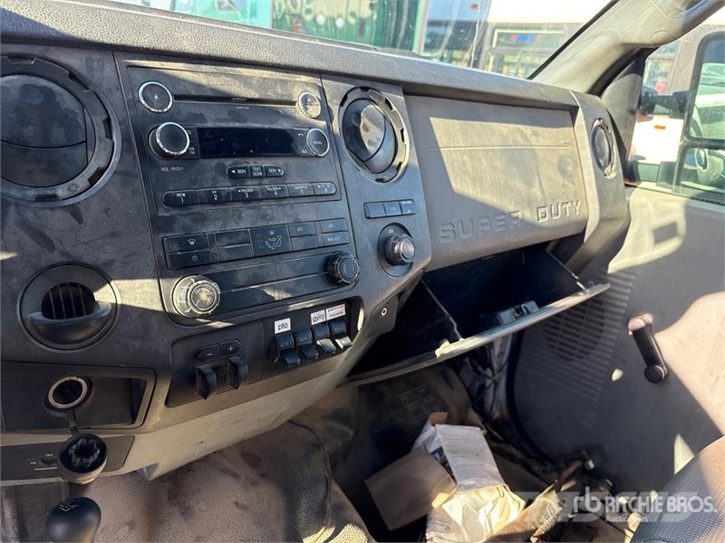 Ford F-550 4x4 Extended Cab Service Truck Komunalna vozila