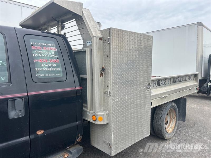 Ford F-550 4x4 Extended Cab Flatbed Truck (Inoperable) Kamioni sa otvorenim sandukom