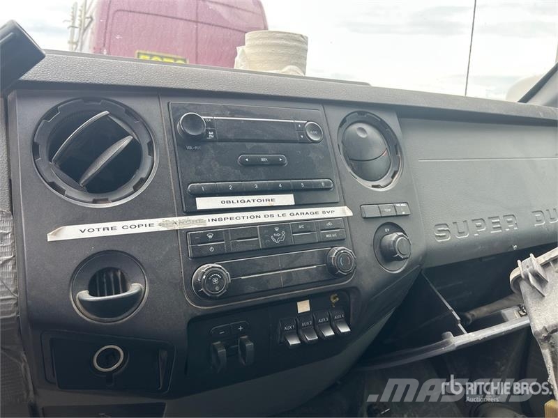 Ford F-550 4x4 Extended Cab Flatbed Truck (Inoperable) Kamioni sa otvorenim sandukom