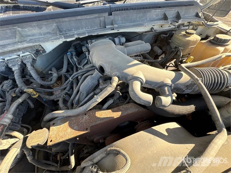 Ford F-550 4x4 Extended Cab Service Truck Komunalna vozila