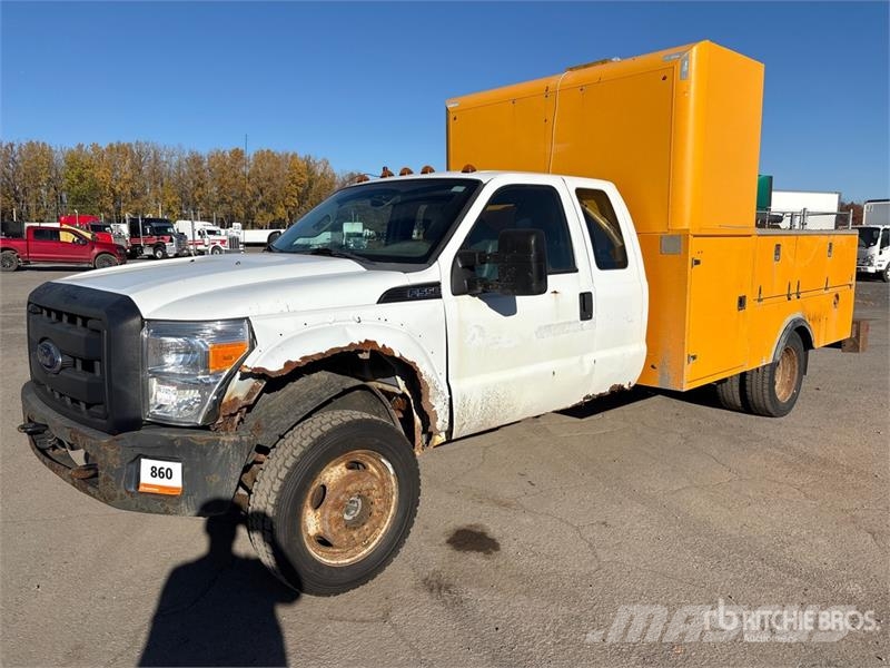 Ford F-550 4x4 Extended Cab Service Truck Komunalna vozila