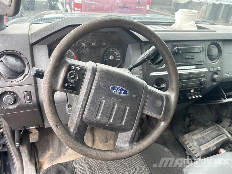 Ford F-550 4x4 Extended Cab Flatbed Truck (Inoperable) Kamioni sa otvorenim sandukom