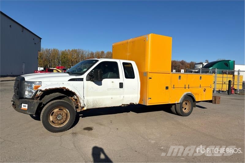 Ford F-550 4x4 Extended Cab Service Truck Komunalna vozila