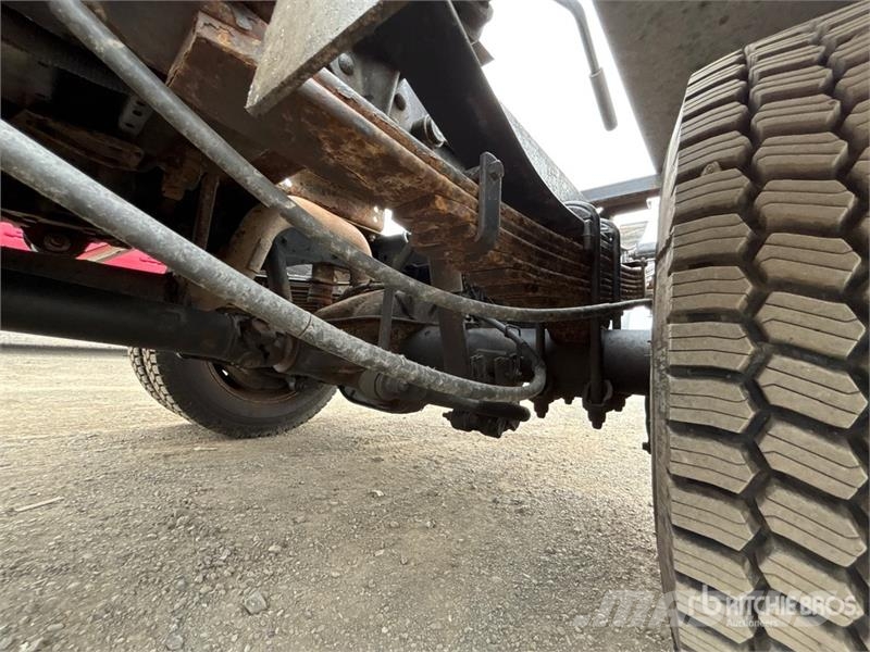 Ford F-550 4x4 Versatile Hauler Truck Тягачі