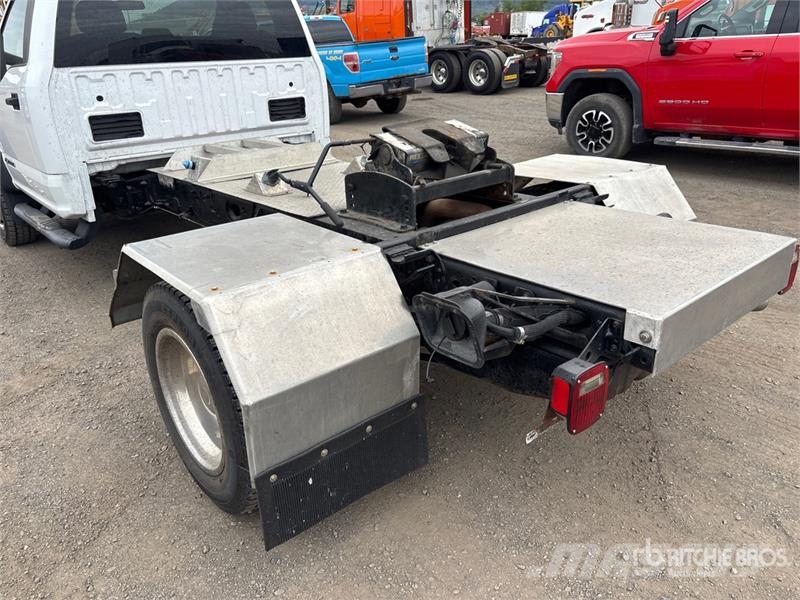 Ford F-550 4x4 Versatile Hauler Truck Тягачі