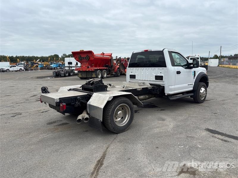 Ford F-550 4x4 Versatile Hauler Truck Тягачі
