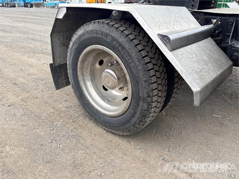 Ford F-550 4x4 Versatile Hauler Truck Тягачі